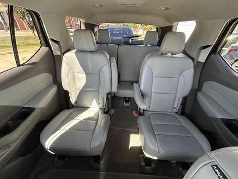 Used 2018 Chevrolet Traverse Premier w/ Driver Confidence II Package image 17