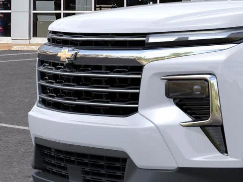 New 2026 Chevrolet Traverse LT w/ Sun and Wheel Package image 13