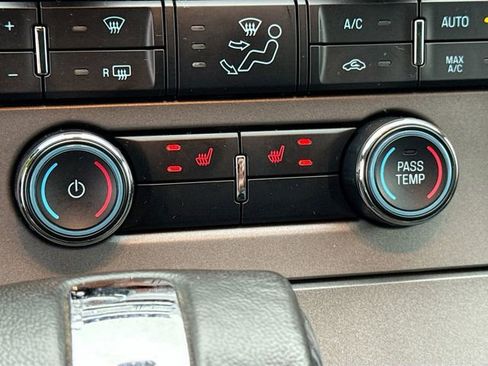 Used 2012 Ford Taurus SEL image 20