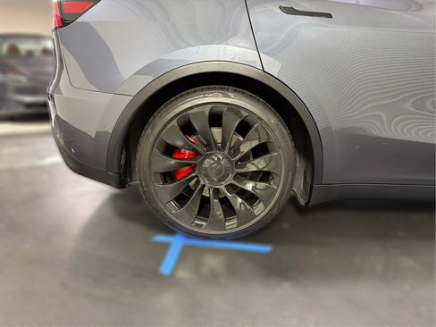 Used 2022 Tesla Model Y Performance AWD/4WD image 18