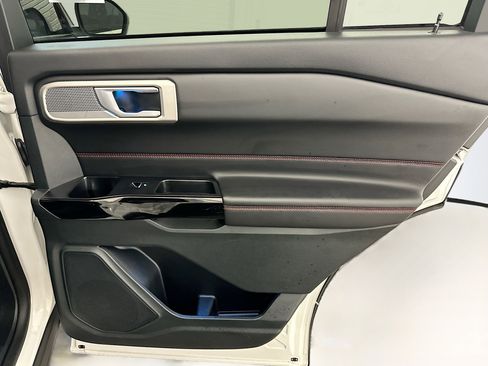 Used 2023 Ford Explorer ST-Line w/ Class IV Trailer Tow Package image 34