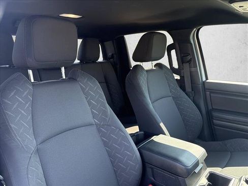 Certified 2025 Toyota Tacoma SR5 AWD/4WD image 28