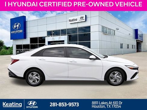 Used 2025 Hyundai Elantra SE FWD image 4