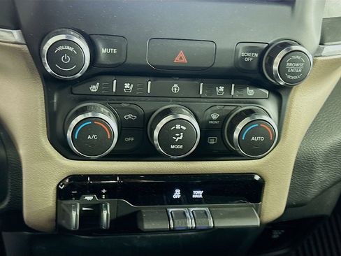 Used 2022 RAM 1500 Laramie AWD/4WD image 15