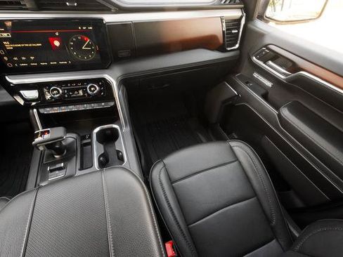 Used 2024 GMC Sierra 1500 Denali w/ Technology Package image 18