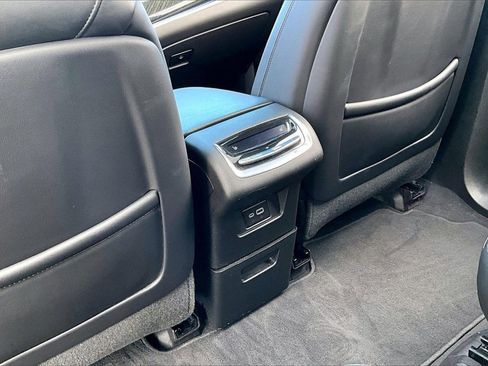 Used 2022 Cadillac XT6 Premium Luxury w/ Technology Package image 25