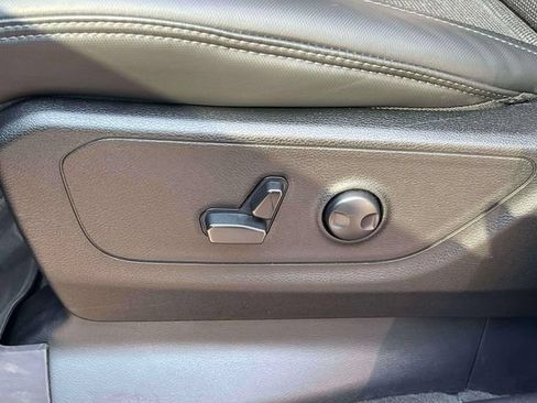 Used 2023 RAM 1500 Big Horn AWD/4WD image 16