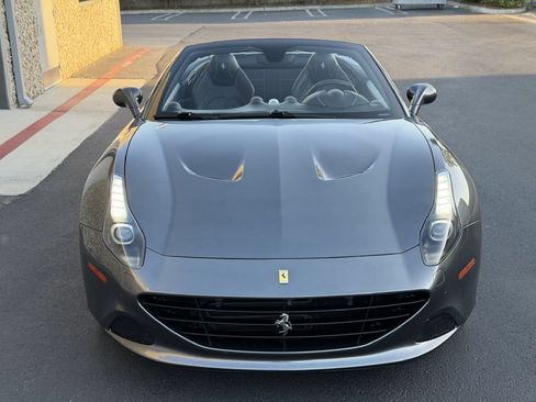 Used 2016 Ferrari California T RWD image 5