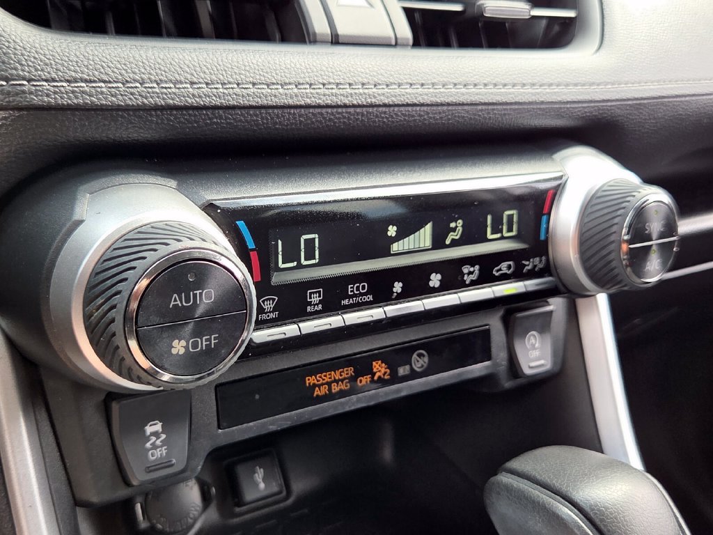Certified 2022 Toyota RAV4 XLE FWD image 20