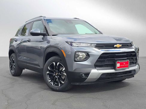 Used 2022 Chevrolet TrailBlazer LT w/ LPO, Blackout Package FWD image 1