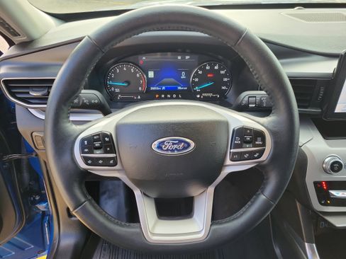 Used 2023 Ford Explorer XLT w/ Equipment Group 202A image 23