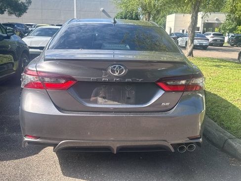 Used 2021 Toyota Camry SE w/ Convenience Package FWD image 5