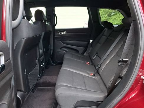 Used 2018 Jeep Grand Cherokee Laredo AWD/4WD image 11
