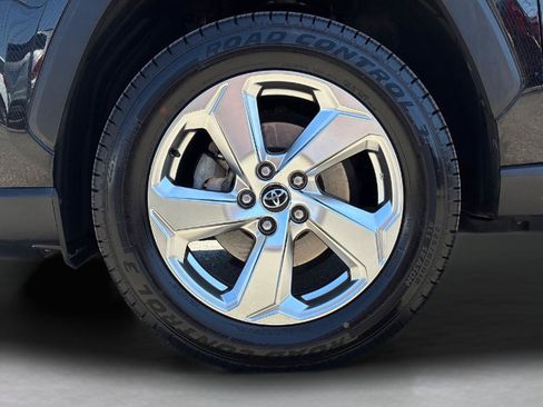 Used 2021 Toyota RAV4 XLE Premium AWD/4WD image 12