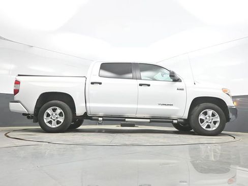 Used 2017 Toyota Tundra SR5 w/ SR5 Upgrade Package AWD/4WD image 41