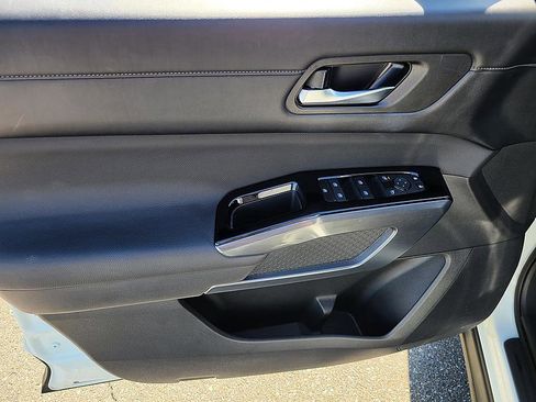 Certified 2024 Nissan Pathfinder SL w/ SL Premium Package image 9