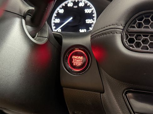 Used 2023 Honda HR-V LX image 17