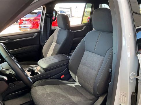 Certified 2025 GMC Acadia Elevation image 9