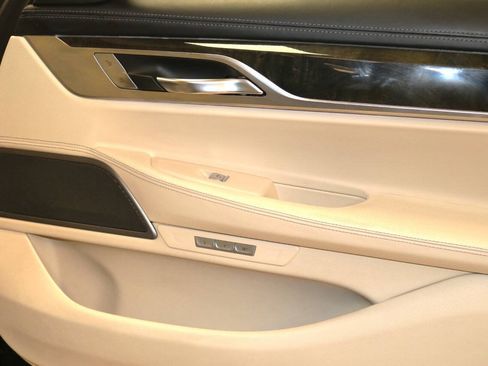 Used 2016 BMW 740i RWD image 72