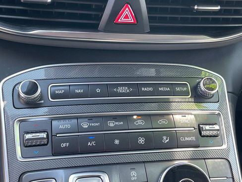 Used 2023 Hyundai Santa Fe Limited image 15