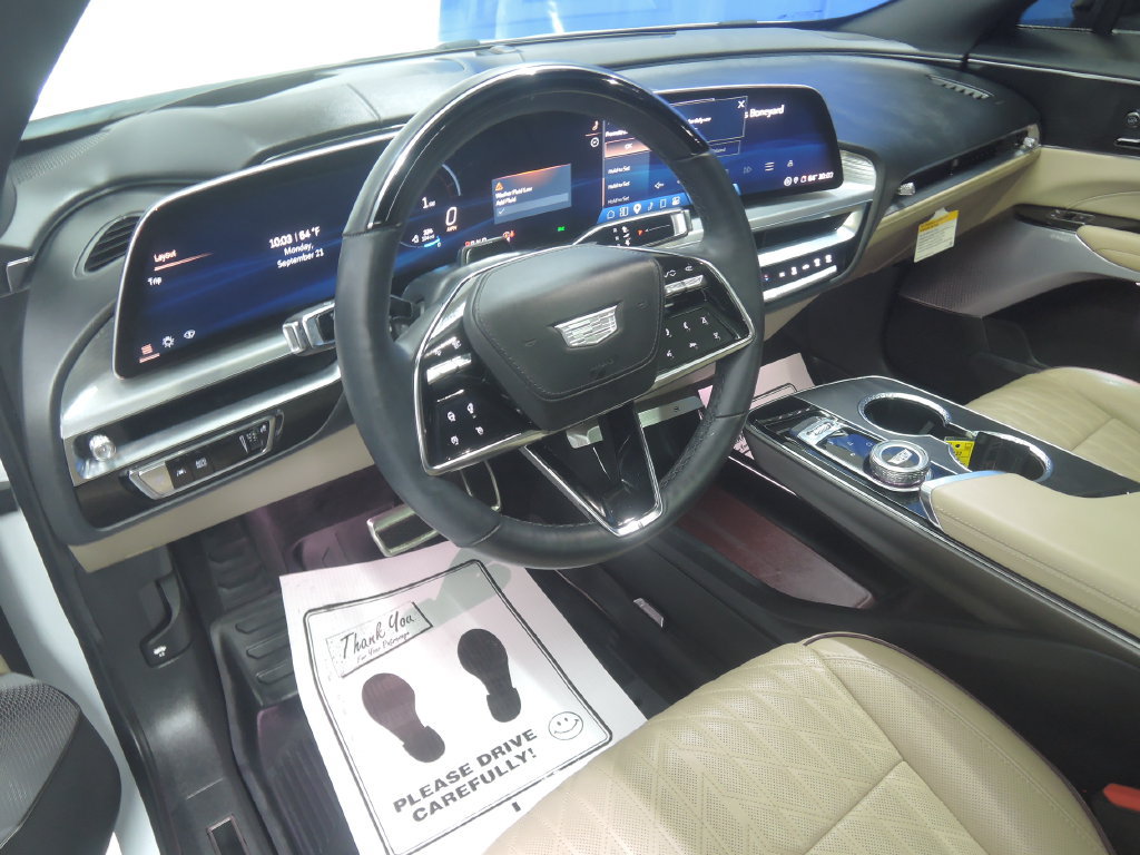 Used 2026 Cadillac Lyriq Signature Luxury w/ Nappa Leather Package AWD/4WD image 5