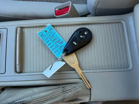 Used 2005 Subaru Outback 2.5i image 2