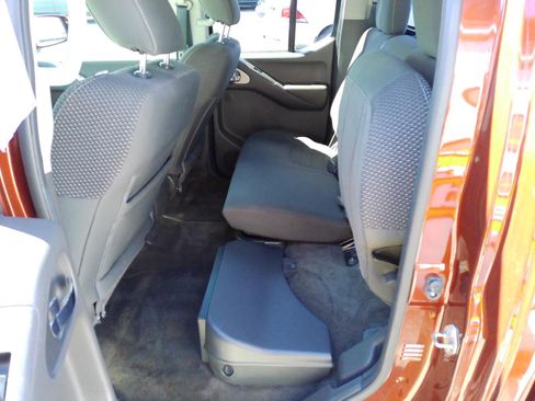 Used 2018 Nissan Frontier PRO-4X image 24