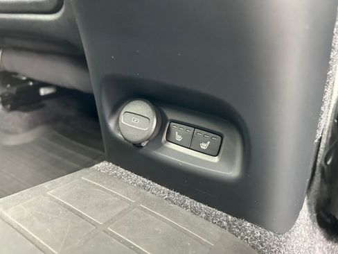 Used 2023 Volvo C40 P8 Recharge Plus w/ Climate Package AWD/4WD image 45