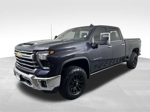 Used 2024 Chevrolet Silverado 3500 LTZ w/ LTZ Premium Package image 3