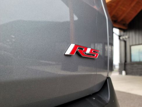 Used 2023 Chevrolet Traverse RS image 17