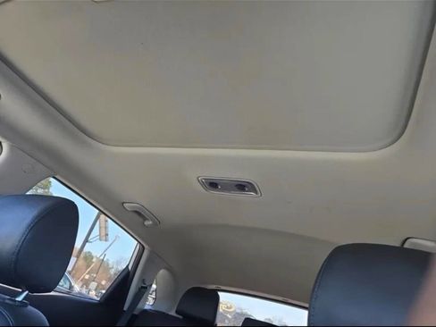 Used 2020 Kia Niro EX Premium image 7