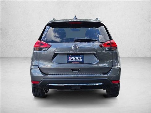 Used 2017 Nissan Rogue SV w/ SV Premium Package FWD image 6