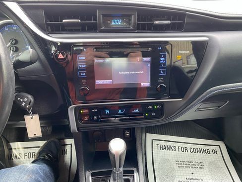 Used 2017 Toyota Corolla SE image 11