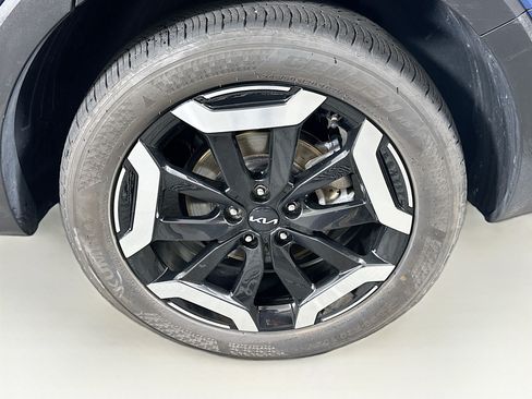 Used 2025 Kia Telluride S FWD image 11