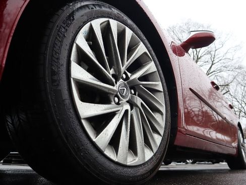 Used 2019 Lexus ES 350 w/ Accessory Package image 9