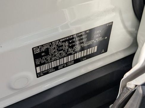 Used 2022 Toyota RAV4 LE image 15