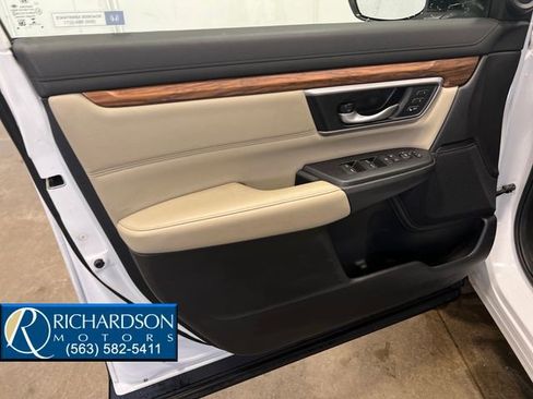 Used 2022 Honda CR-V Touring image 10