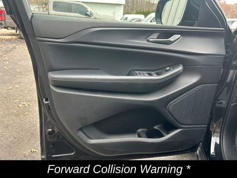 Used 2024 Jeep Grand Cherokee L Laredo image 13