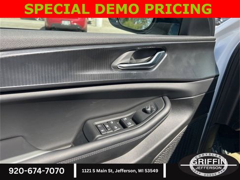 New 2025 Jeep Grand Cherokee Altitude image 18