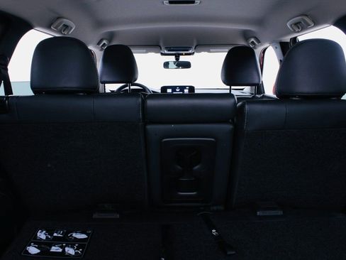 Used 2023 Mitsubishi Outlander SE image 23