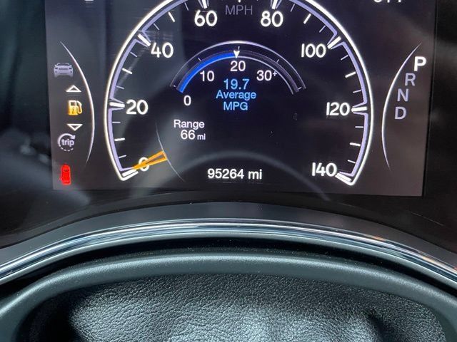 Used 2020 Jeep Grand Cherokee Altitude AWD/4WD image 17