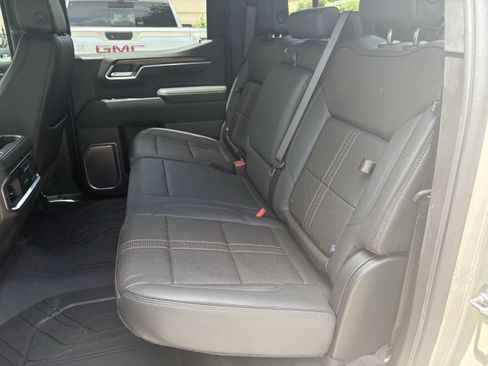 Used 2026 Chevrolet Silverado 1500 High Country AWD/4WD image 11