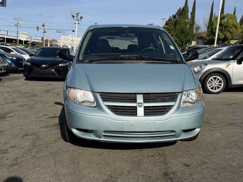 Used 2005 Dodge Grand Caravan SE w/ Popular Equipment Group I FWD image 3