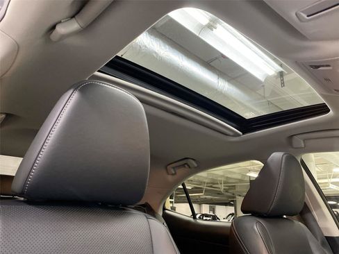 Used 2017 Lexus IS 300 AWD image 20