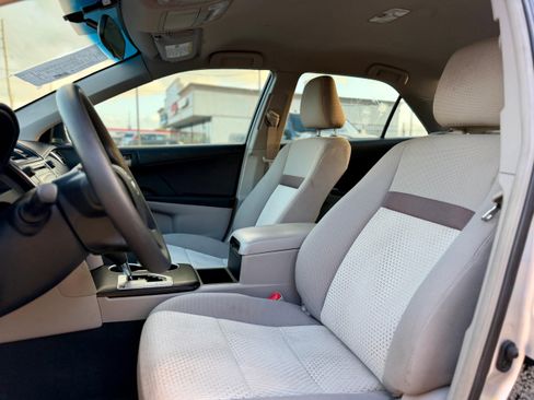 Used 2012 Toyota Camry L image 3
