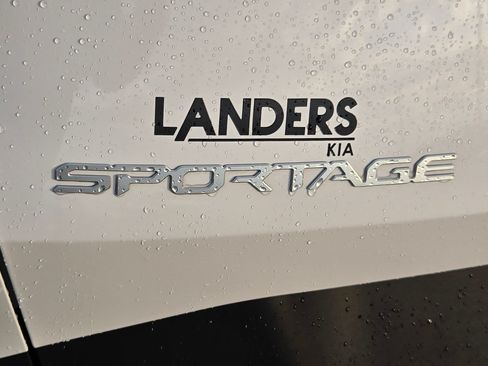 Used 2025 Kia Sportage EX w/ Premium Package FWD image 38