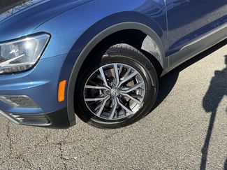 Used 2020 Volkswagen Tiguan SE w/ Panoramic Sunroof Package video 2