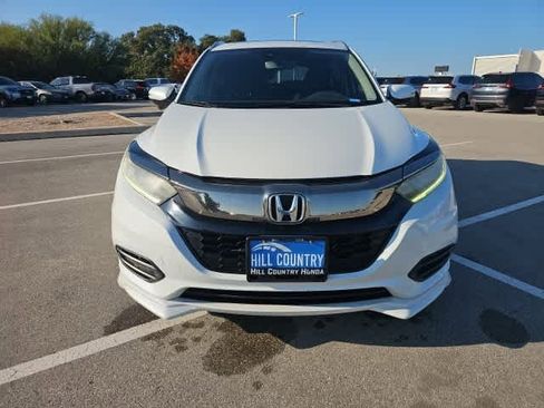 Used 2019 Honda HR-V Touring image 2
