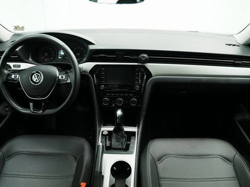 Used 2022 Volkswagen Passat 2.0T SE image 31