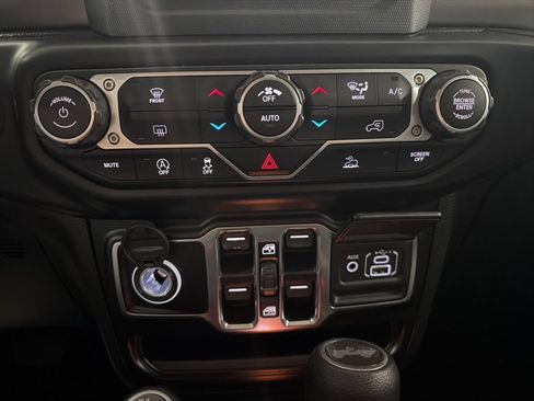 Used 2021 Jeep Wrangler Unlimited Sport w/ Technology Group AWD/4WD image 22
